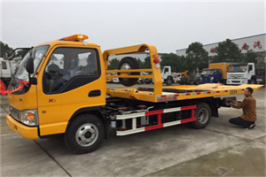 月湖区哪里有拖车服务