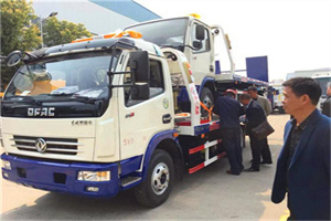 月湖区汽车道路救援拖车价格